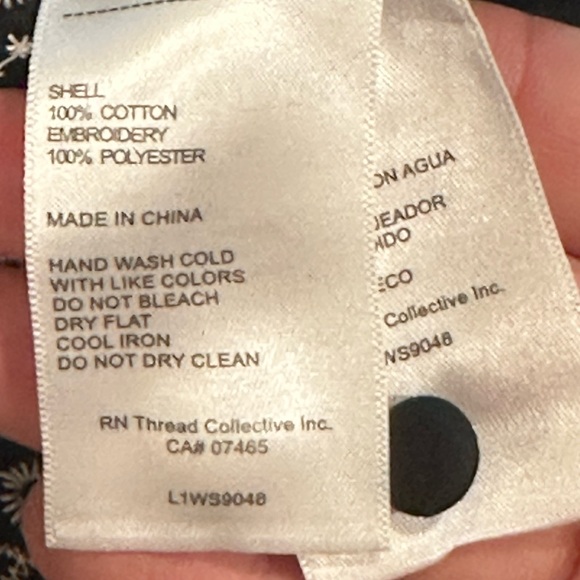 Laundry By Shelli Segal Black Top with White Embroidery - Picture 3 of 7